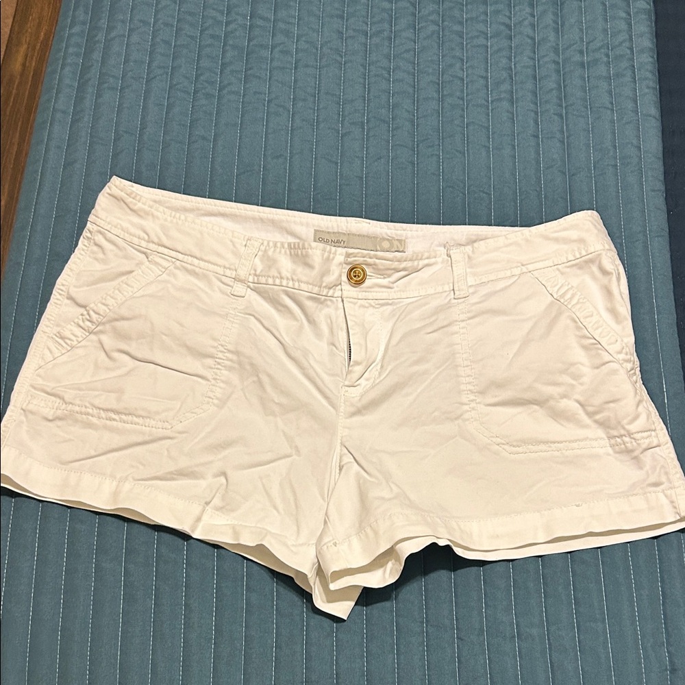 Old Navy Women's White Cargo Shorts